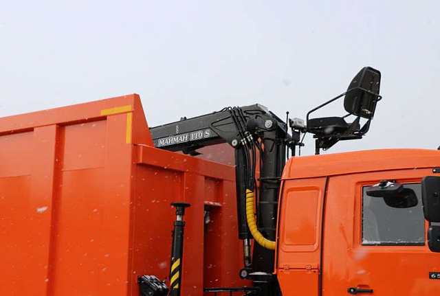 Автомобиль-ломовоз КАМАЗ 65115 6х4 с манипулятором МАЙМАН 110S