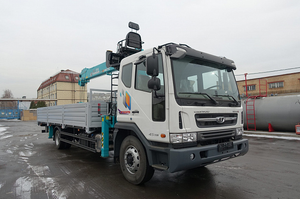 Кран-манипулятор HKTC HLC7016L на базе DAEWOO NOVUS 4x2