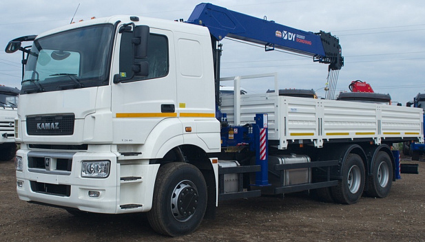 Кран-манипулятор DongYang SS2037 на базе КАМАЗ 65207 6х4