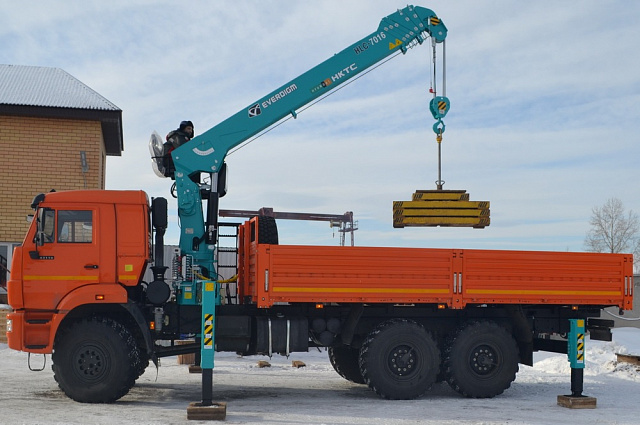 Кран-манипулятор HKTC HLC7016L на базе КАМАЗ 43118 6х6