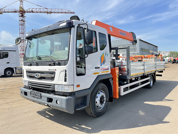 Кран-манипулятор Hangil HGC976 на базе DAEWOO NOVUS 4x2