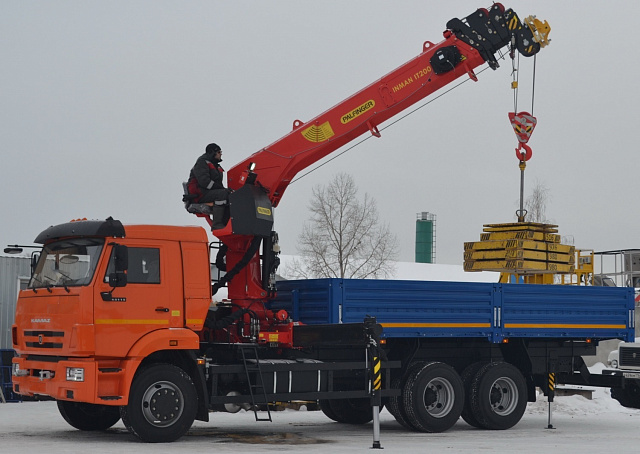 Бурильно-крановая машина ИНМАН ИТ 200 на базе КАМАЗ 65115 6х4