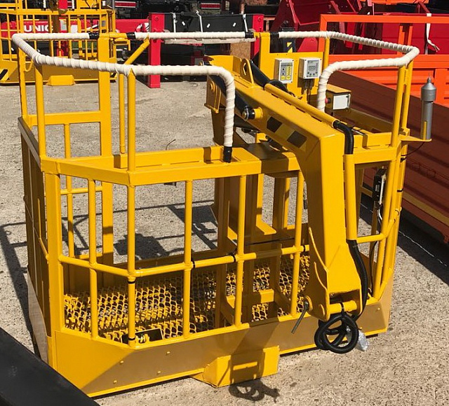 Седельный тягач КАМАЗ 43118 6х6 с КМУ ИНМАН ИТ 200