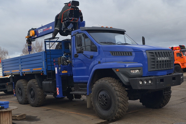 Кран-манипулятор DongYang 1926 на базе УРАЛ NEXT 6х6