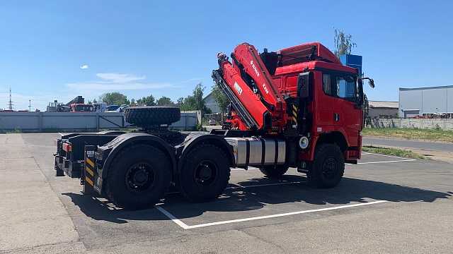 Седельный тягач SHACMAN 6х6 с КМУ SUNHUNK K238