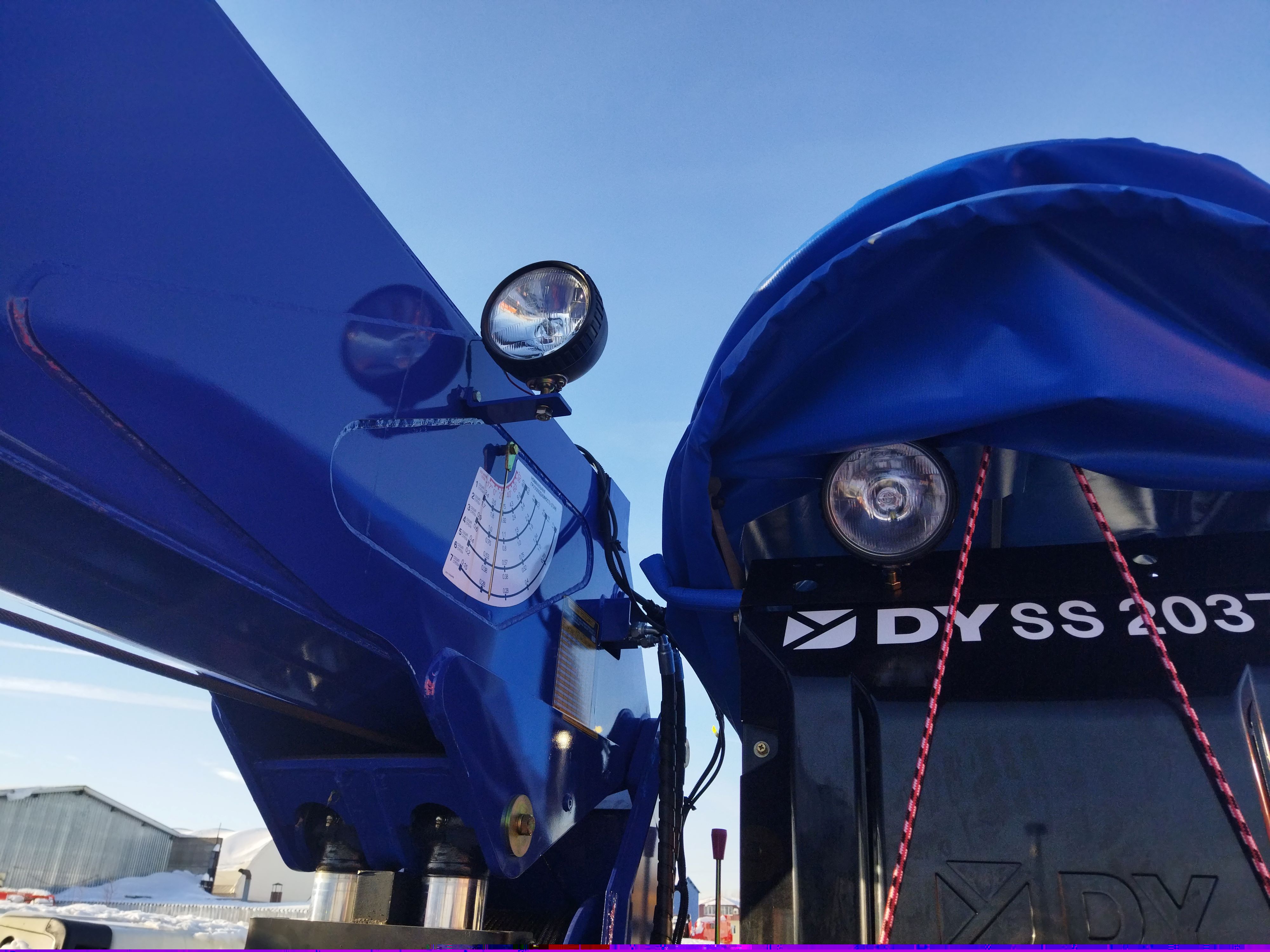 Кран-манипулятор DongYang SS2037 на базе FAW 6х4