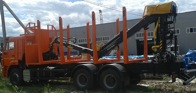 Автомобиль-сортиментовоз КАМАЗ 6520 6х4 с ГМУ VELMASH VM10 на заднем свесе